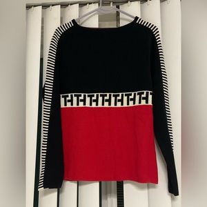 9- TOMMY HILFIGER ColorBlock Logo Printed Pullover Sweater